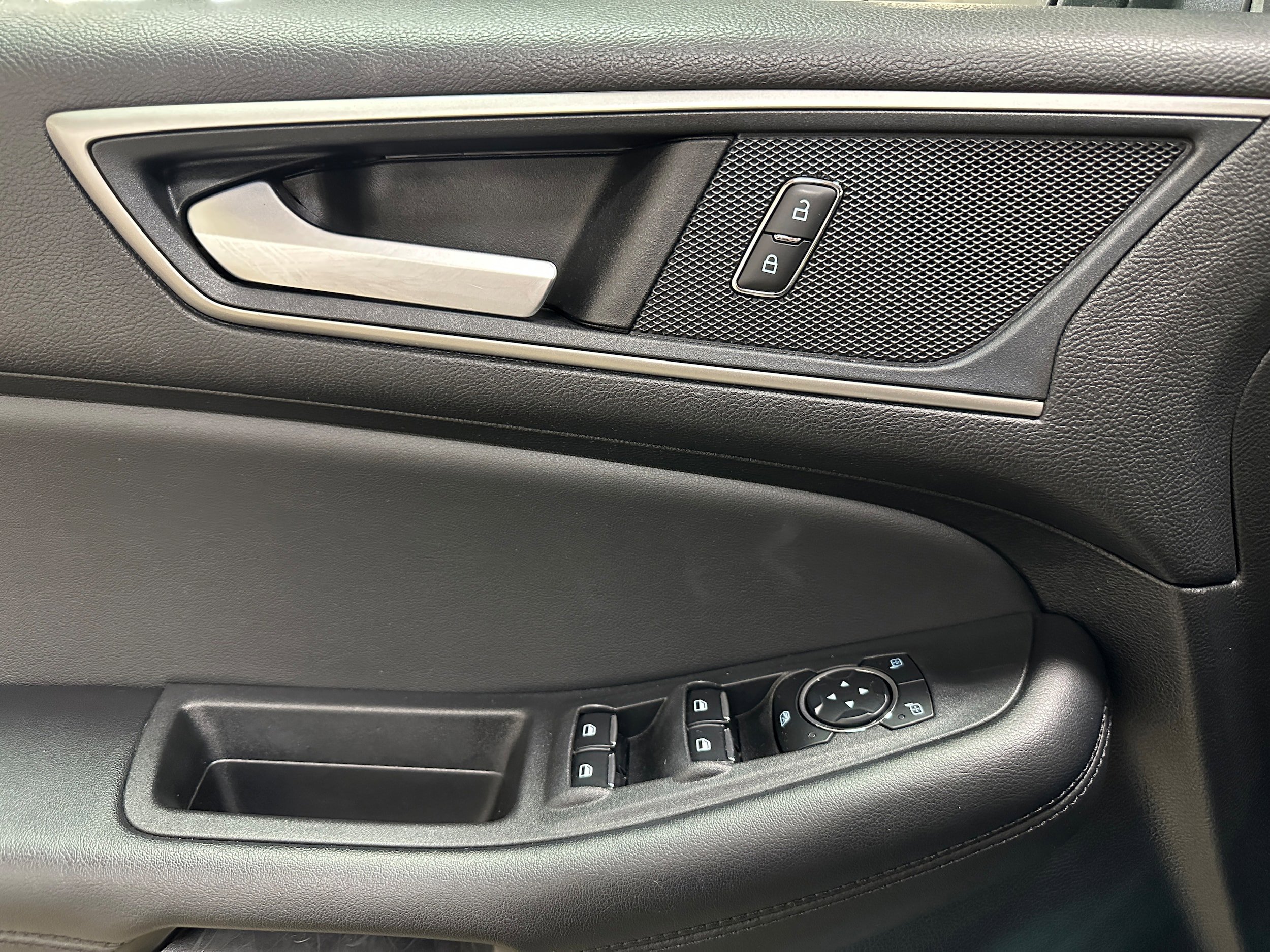 Certified 2024 Ford Edge SEL AWD/4WD image 12