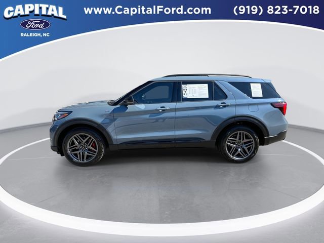 Certified 2025 Ford Explorer ST-Line w/ Premium Package image 3