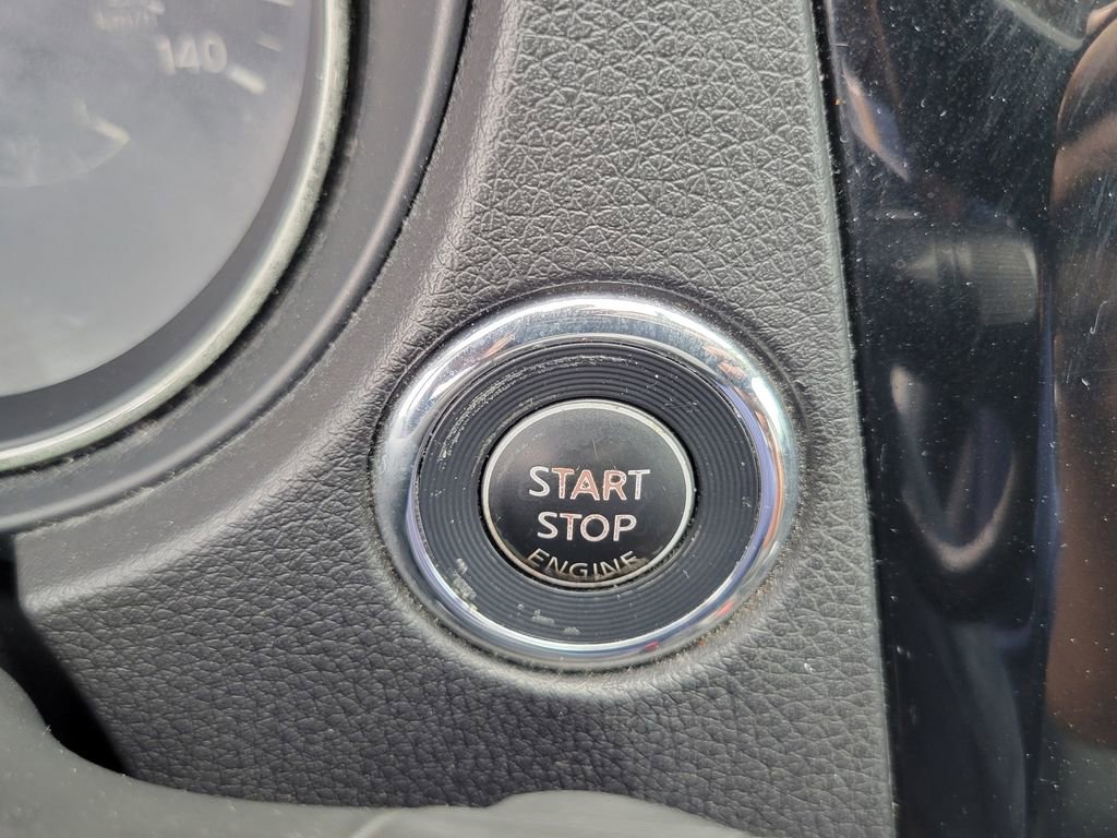Used 2017 Nissan Rogue SV FWD image 28
