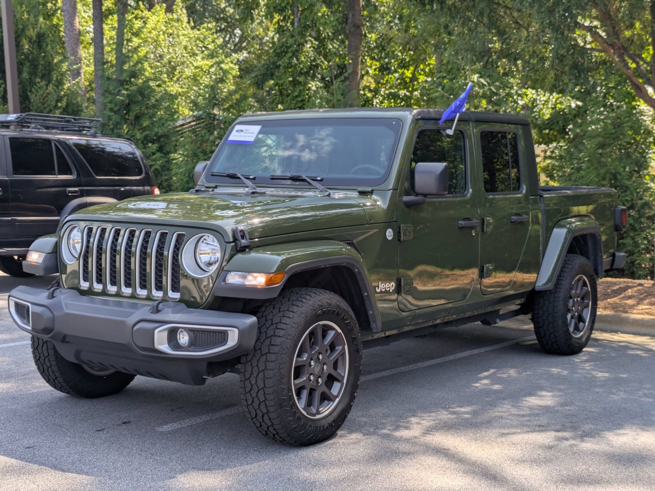 Used 2023 Jeep Gladiator Overland AWD/4WD image 6