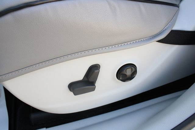Used 2021 Jeep Cherokee Limited AWD/4WD image 3
