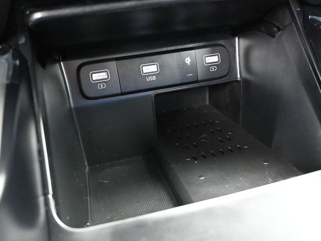 Used 2023 Kia Sorento S w/ Panoramic Sunroof Package image 46