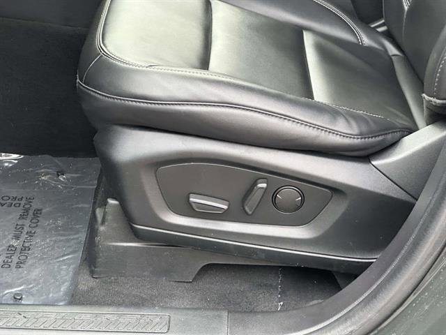 Certified 2022 Ford Explorer XLT w/ Equipment Group 202A image 11