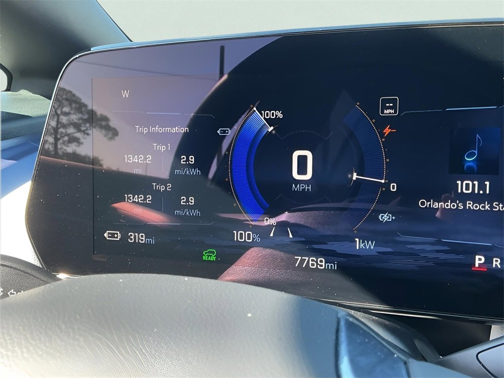 Used 2025 Chevrolet Equinox EV LT image 33