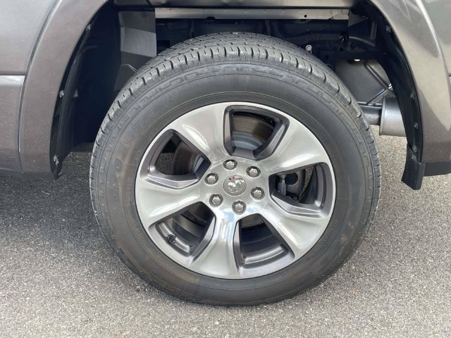 Used 2021 RAM 1500 Laramie AWD/4WD image 3