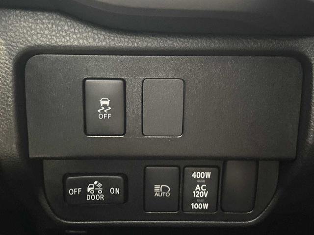 Used 2022 Toyota Tacoma TRD Sport w/ Black Out Package (TMS) AWD/4WD image 16