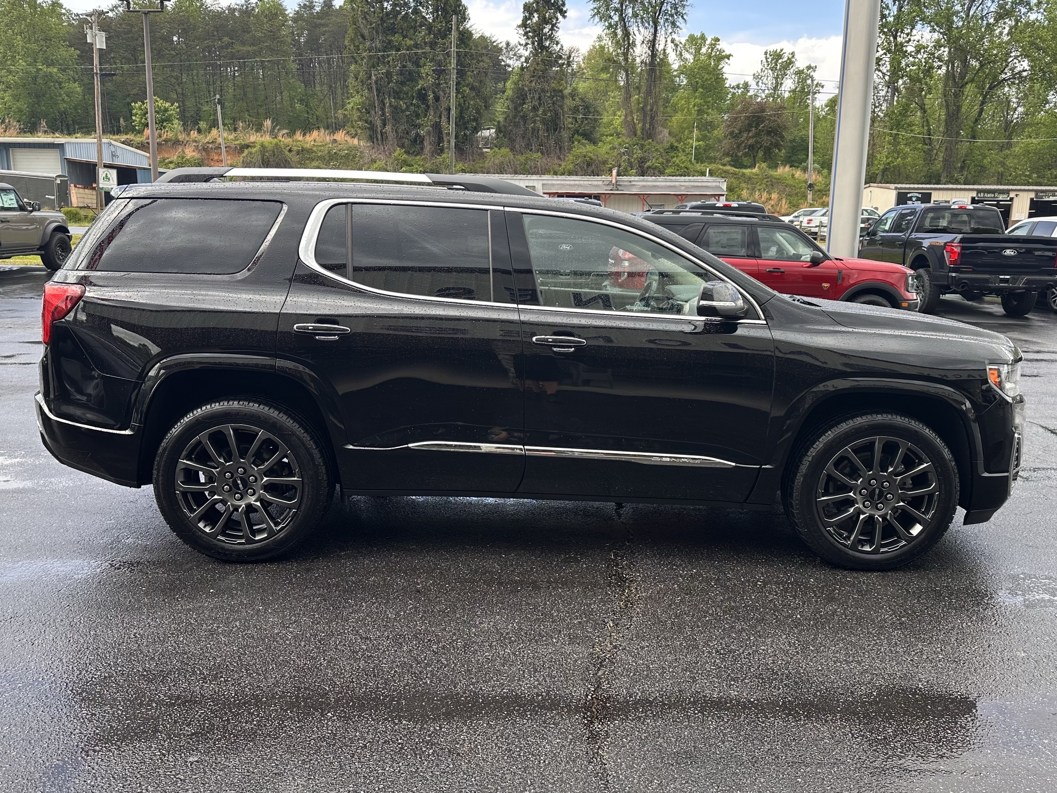 Used 2023 GMC Acadia Denali w/ Black Diamond Edition AWD/4WD image 5