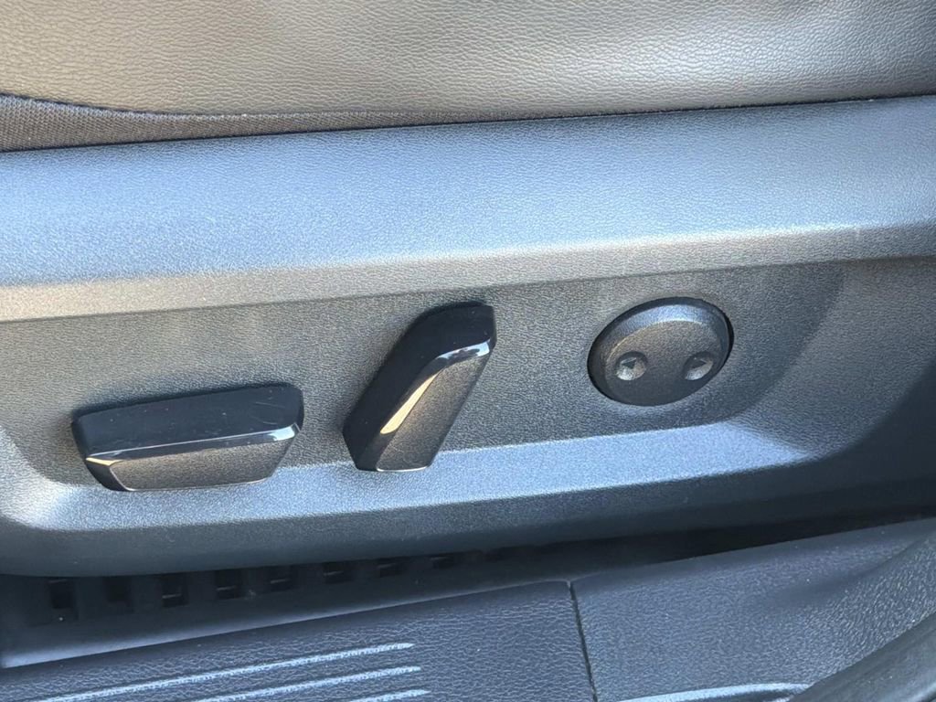 Used 2023 Nissan Rogue SL image 22