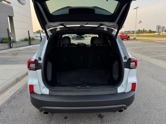 Certified 2025 Ford Escape ST-Line Select AWD/4WD image 45
