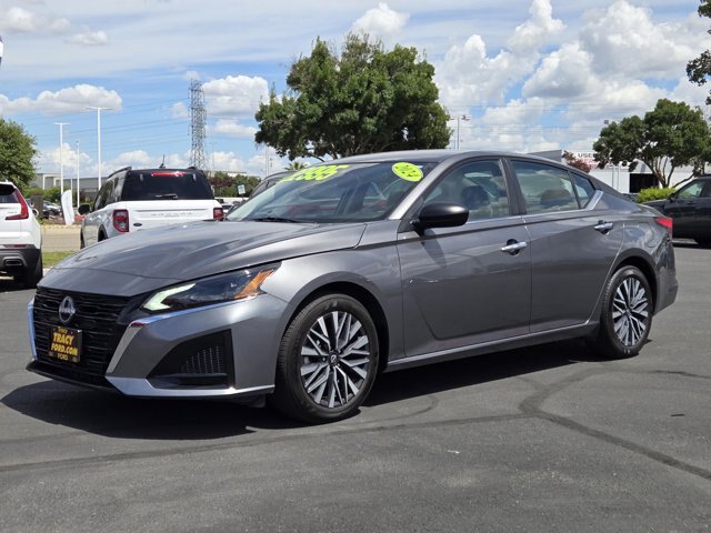 Used 2024 Nissan Altima 2.5 SV FWD image 8
