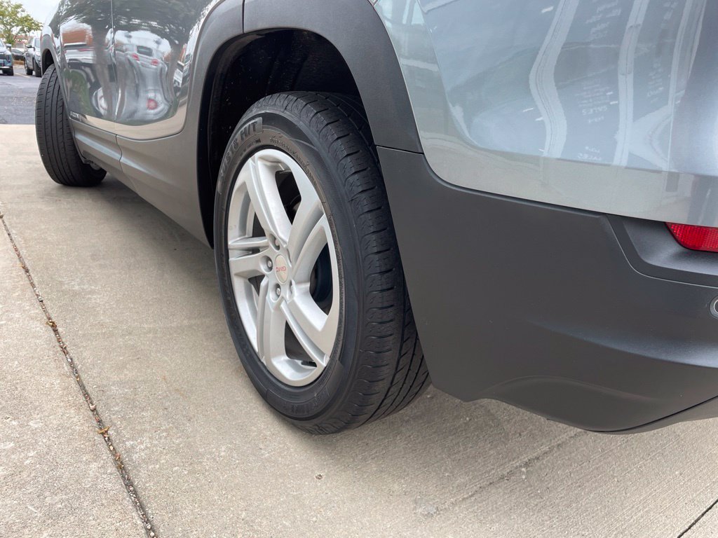 Used 2019 GMC Terrain SLE w/ Driver Convenience Package FWD image 17