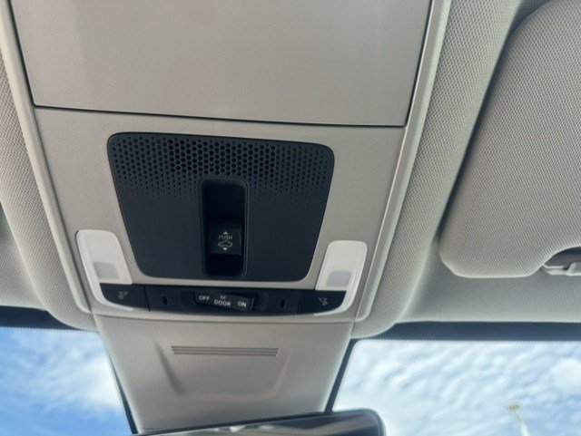 Used 2025 Honda CR-V EX-L image 19