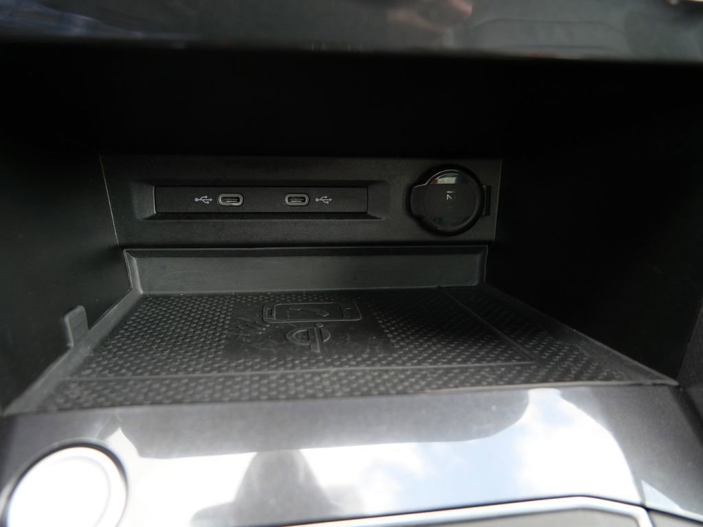 Used 2021 Volkswagen Tiguan SEL Premium R-Line AWD/4WD image 26