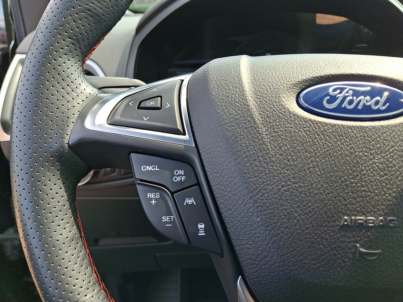 Certified 2023 Ford Edge ST-Line w/ Class II Trailer Tow Package AWD/4WD image 23