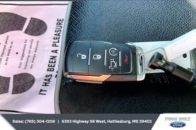 Used 2024 RAM 1500 Laramie image 12