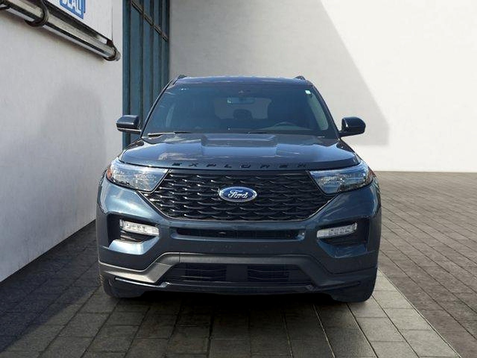 Certified 2024 Ford Explorer ST-Line w/ Class IV Trailer Tow Package AWD/4WD image 8
