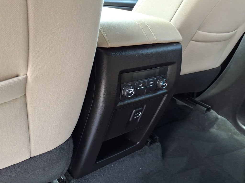 Used 2023 Chevrolet Traverse LS FWD image 11