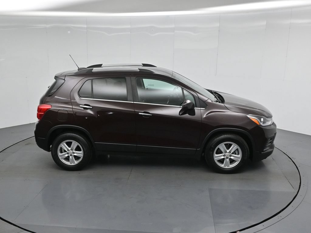 Used 2020 Chevrolet Trax LT w/ LT Convenience Package FWD image 35