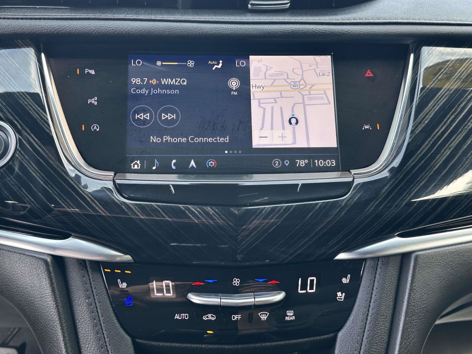Used 2024 Cadillac XT6 Premium Luxury w/ Technology Package AWD/4WD image 9