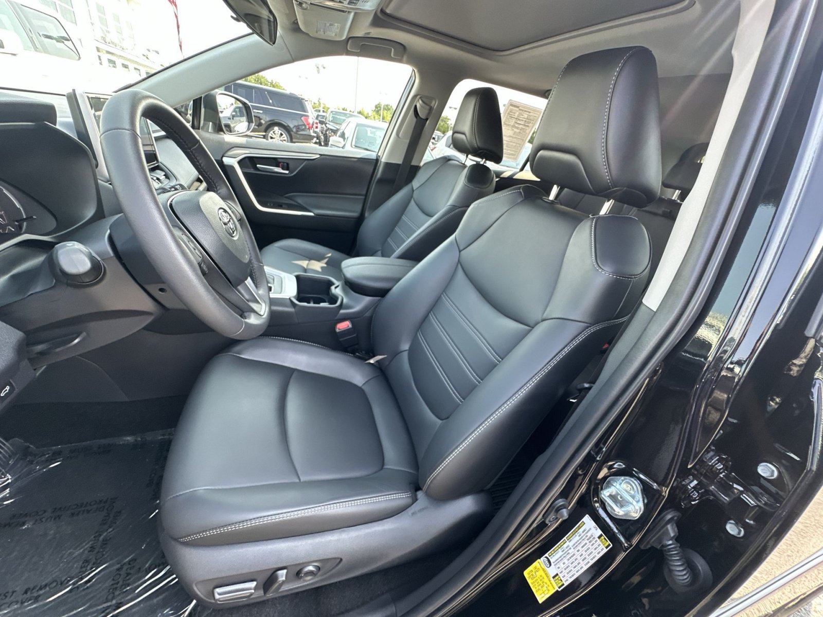 Used 2025 Toyota RAV4 XLE Premium w/ Weather Package AWD/4WD image 21