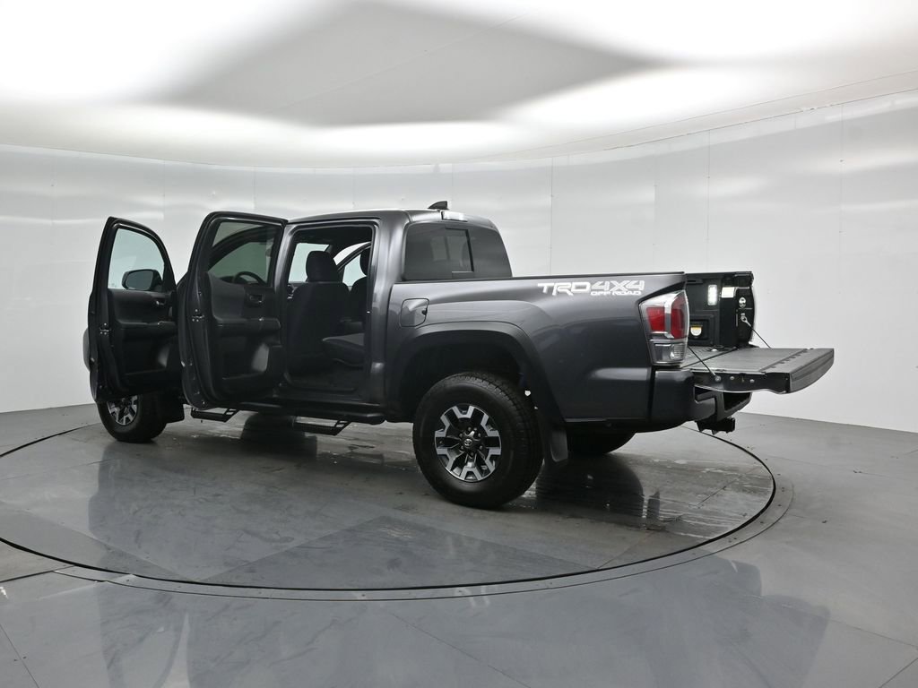 Used 2020 Toyota Tacoma TRD Off-Road w/ Technology Package image 32