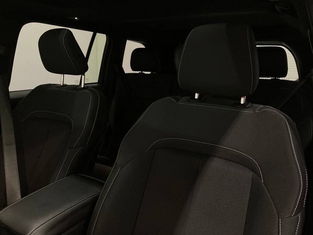 Used 2025 Jeep Grand Cherokee Laredo X image 21