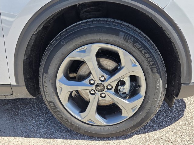 Certified 2025 Ford Escape ST-Line FWD image 11