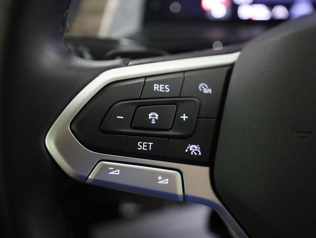 Used 2024 Volkswagen Atlas SEL Premium R-Line AWD/4WD image 32