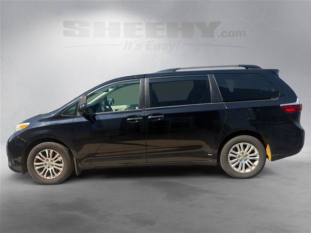 Used 2017 Toyota Sienna XLE w/ XLE Navigation Package FWD image 16