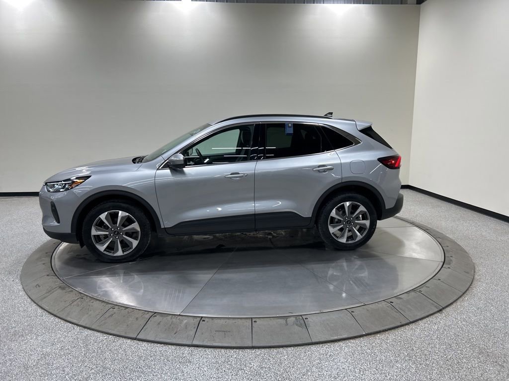 Certified 2024 Ford Escape Platinum image 2