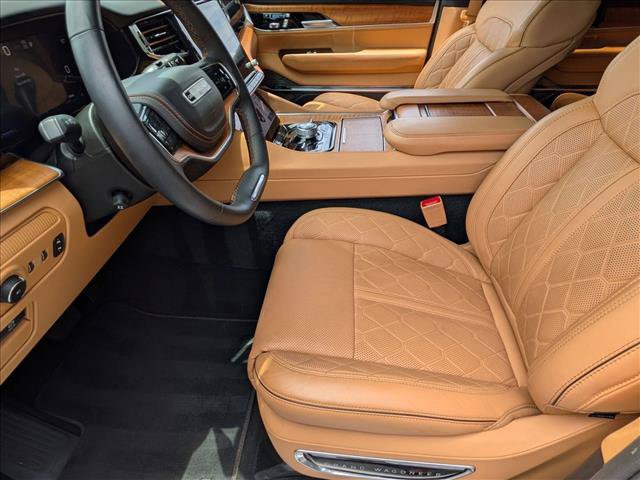 Used 2024 Jeep Grand Wagoneer Series III w/ Rear Seat Video Group 1 AWD/4WD image 16