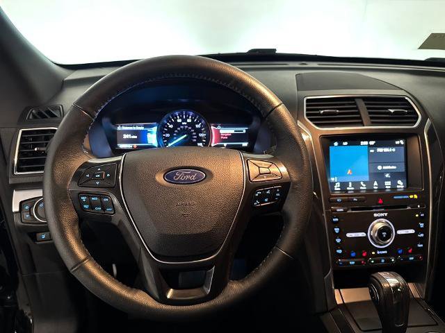 Certified 2018 Ford Explorer Limited image 11