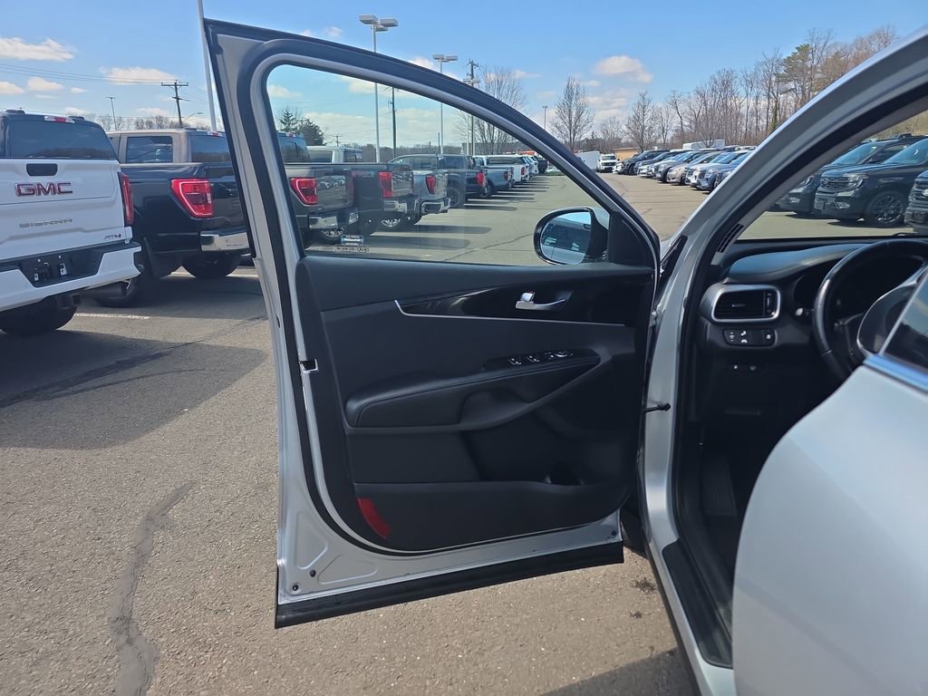 Used 2019 Kia Sorento EX AWD/4WD image 11