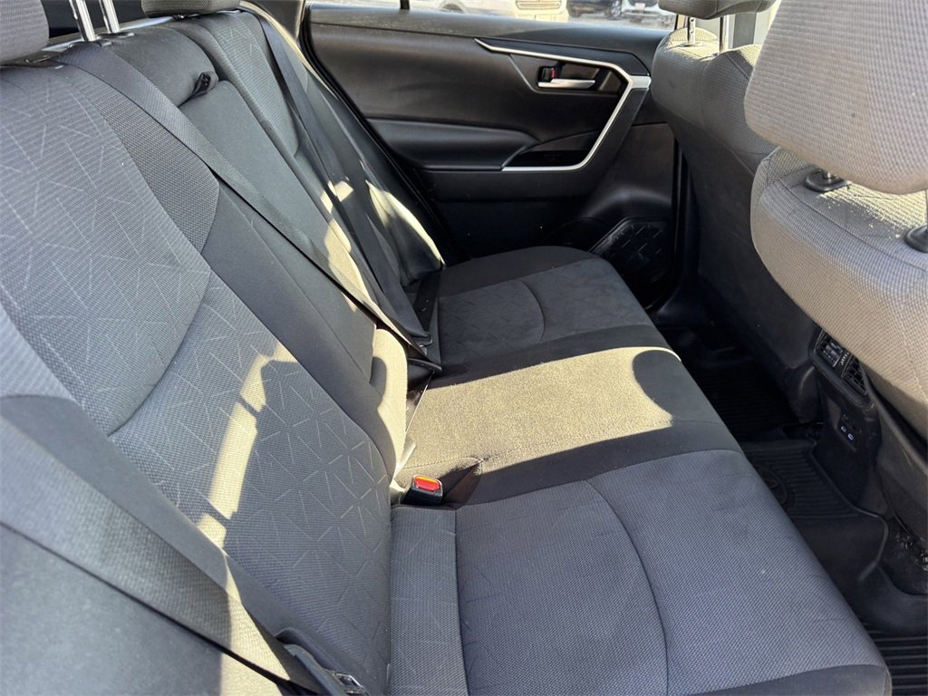 Used 2022 Toyota RAV4 XLE image 8