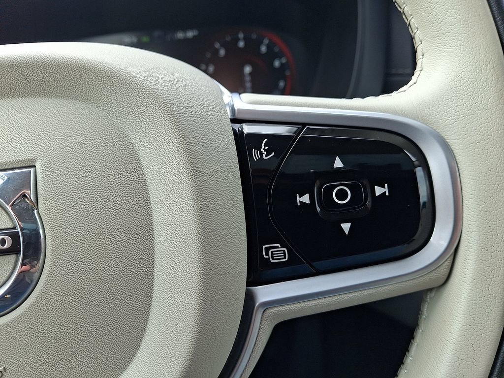 Used 2021 Volvo XC60 T5 Inscription w/ Advanced Package AWD/4WD image 23