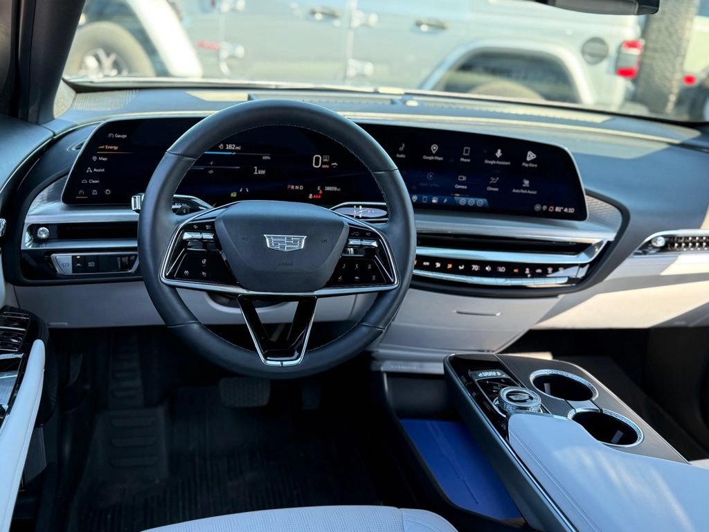 Used 2024 Cadillac Lyriq Luxury w/ LPO, Floor Liner Package AWD/4WD image 8