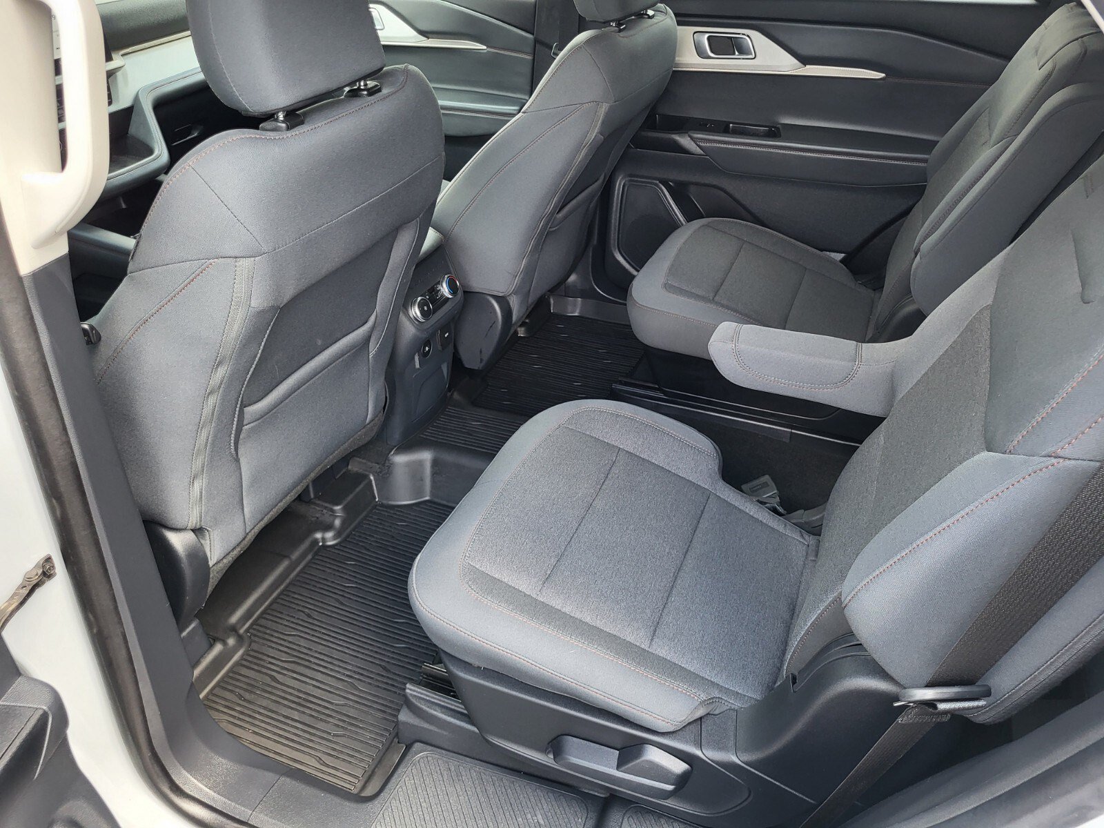 Certified 2025 Ford Explorer Active RWD image 17