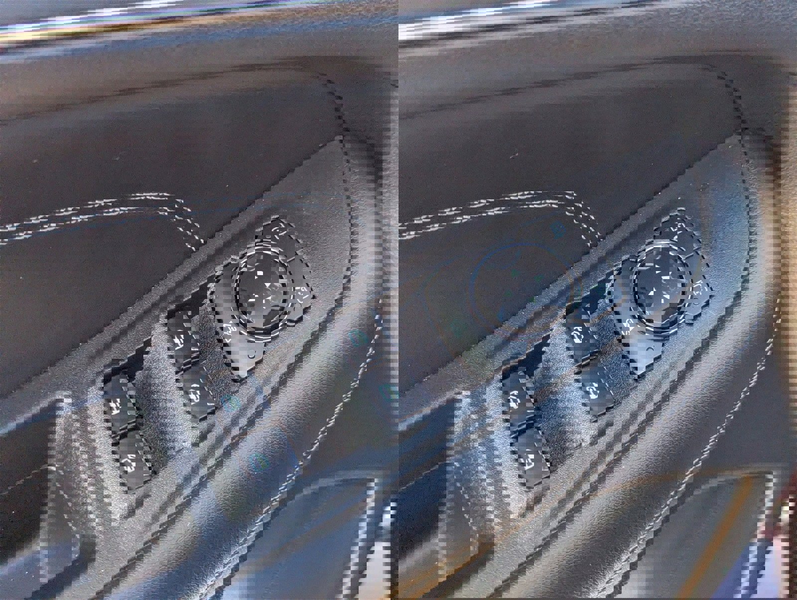 Certified 2024 Ford Edge Titanium image 27