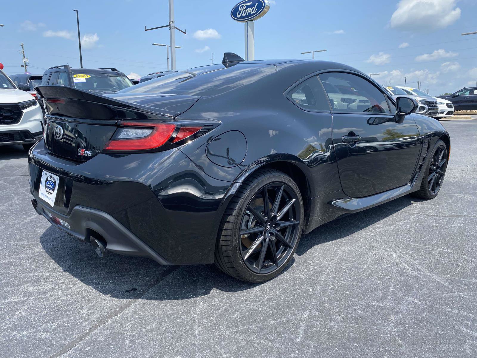 Used 2024 Toyota GR86 Premium w/ Performance Package RWD image 7
