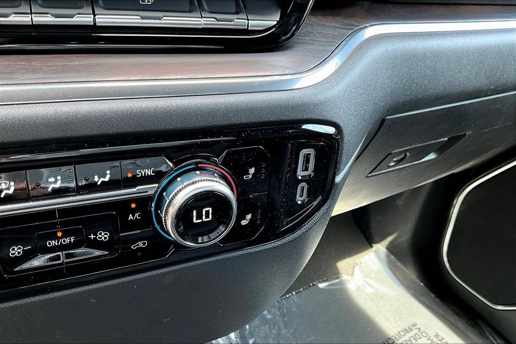Used 2025 GMC Sierra 1500 SLT AWD/4WD image 19
