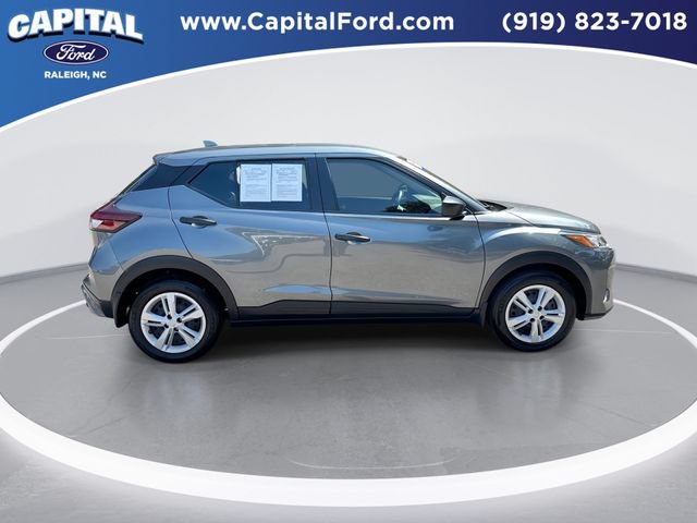 Used 2025 Nissan Kicks Play S FWD image 9