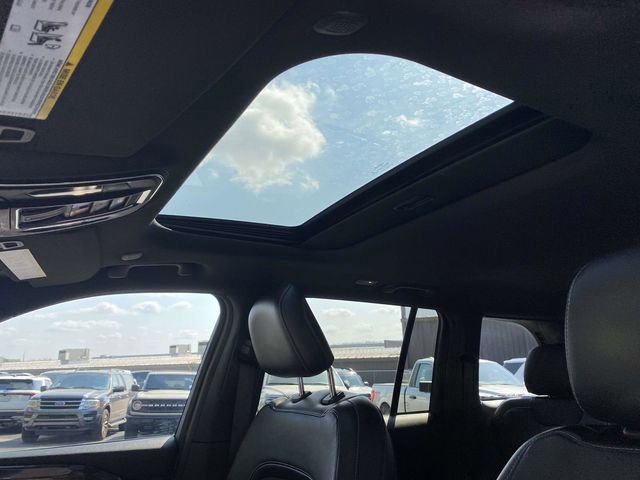 Used 2023 Jeep Grand Cherokee Altitude image 17