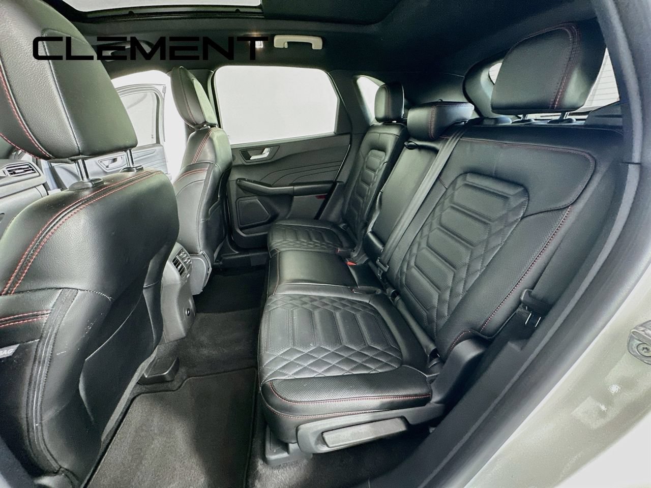 Certified 2024 Ford Escape ST-Line Elite w/ Premium Technology Package AWD/4WD image 33