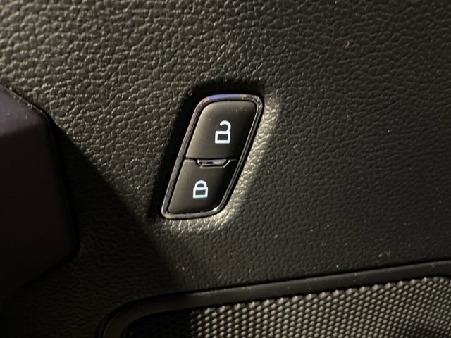 Certified 2019 Ford F150 XLT w/ Equipment Group 302A Luxury image 20