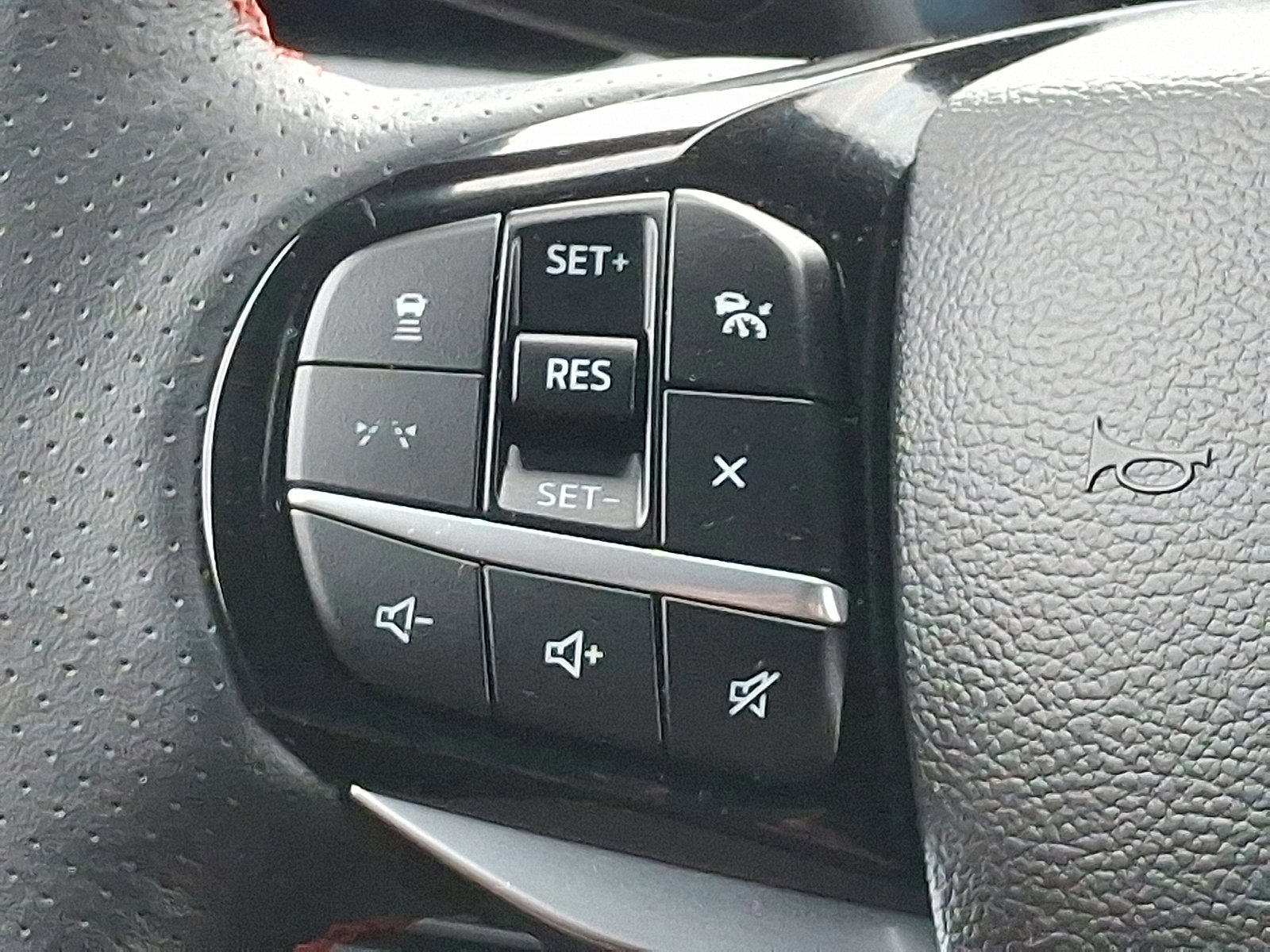 Certified 2025 Ford Explorer ST-Line image 20