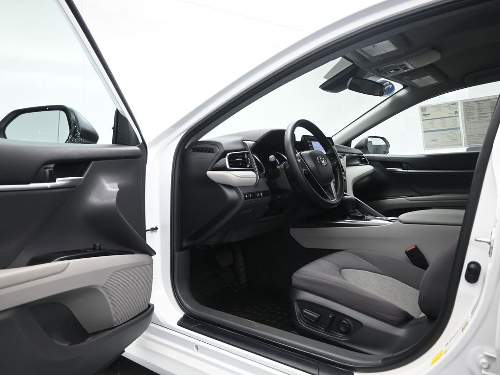 Used 2023 Toyota Camry LE image 33