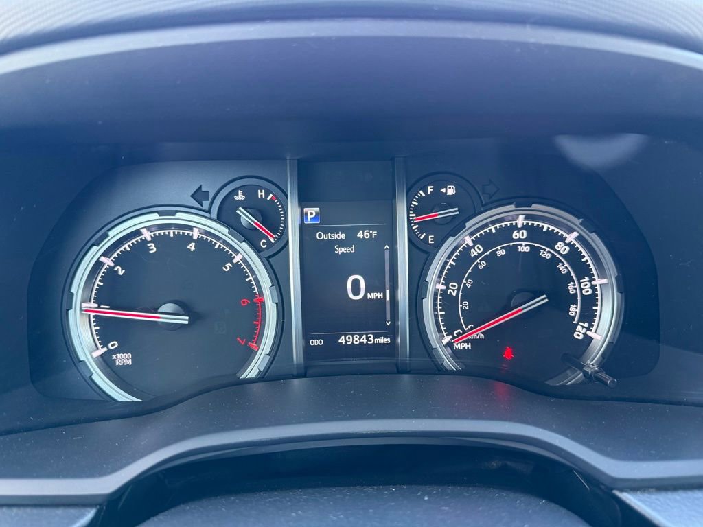 Used 2021 Toyota 4Runner TRD Off-Road Premium w/ Moonroof Package AWD/4WD image 25