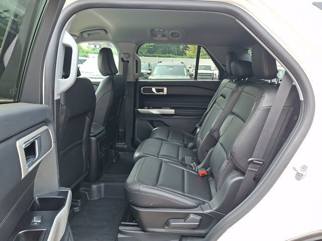 Certified 2023 Ford Explorer XLT w/ Equipment Group 202A AWD/4WD image 12