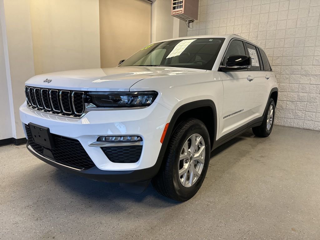 Used 2023 Jeep Grand Cherokee Limited w/ Trailer Tow Prep Group (B) image 14