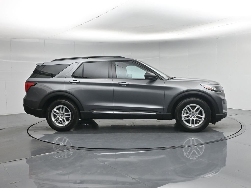 Certified 2025 Ford Explorer Active RWD image 30